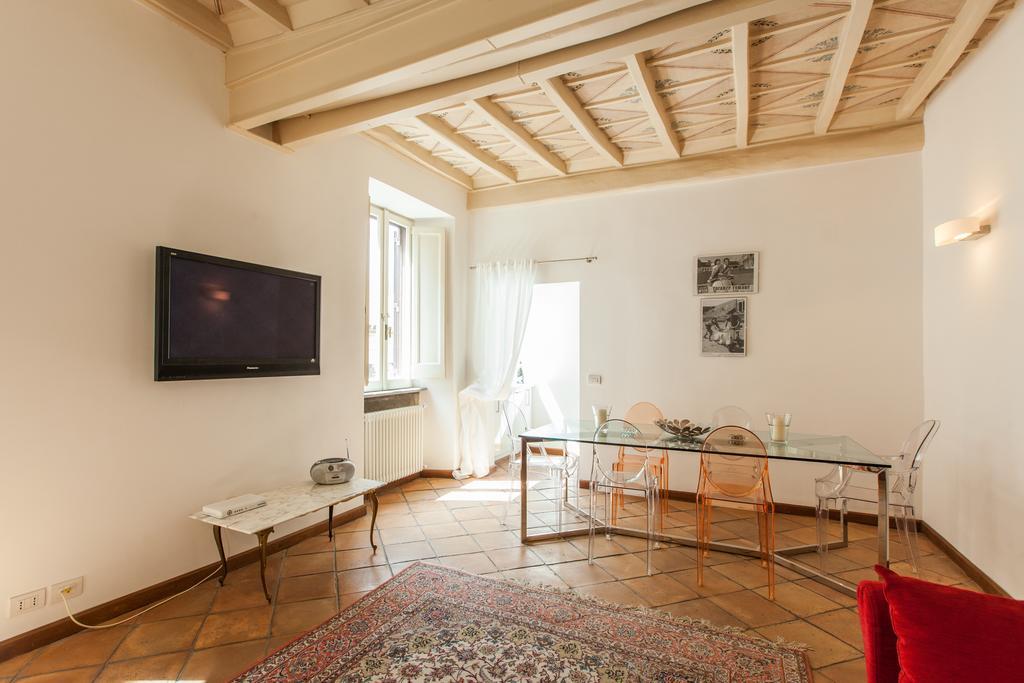 A Window On Pantheon Apartment Rome Exterior photo